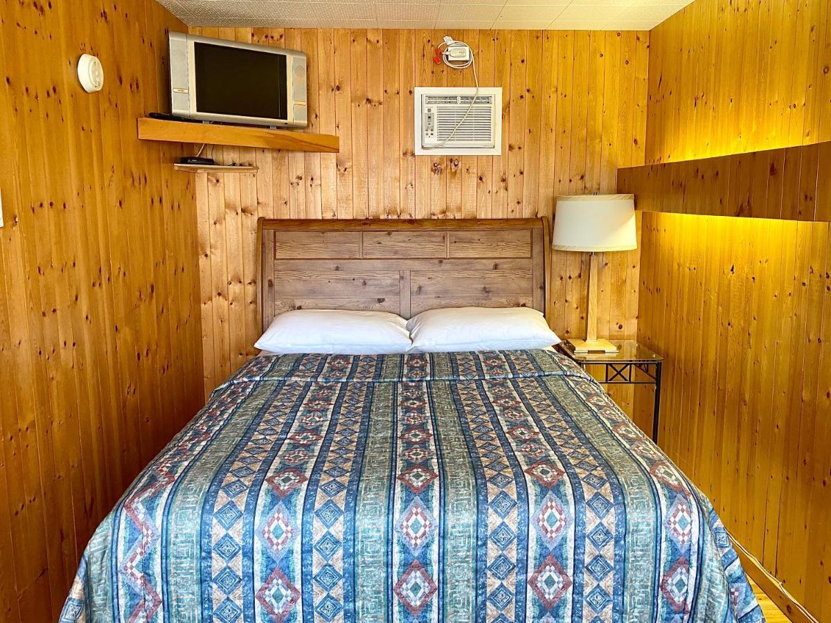 The Waterfront Motel Grand Barachois Dış mekan fotoğraf