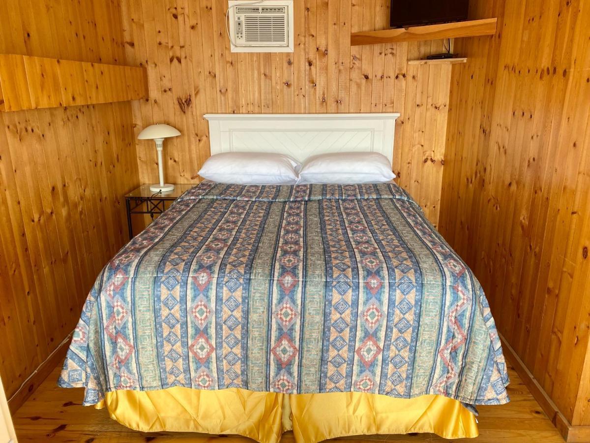 The Waterfront Motel Grand Barachois Dış mekan fotoğraf